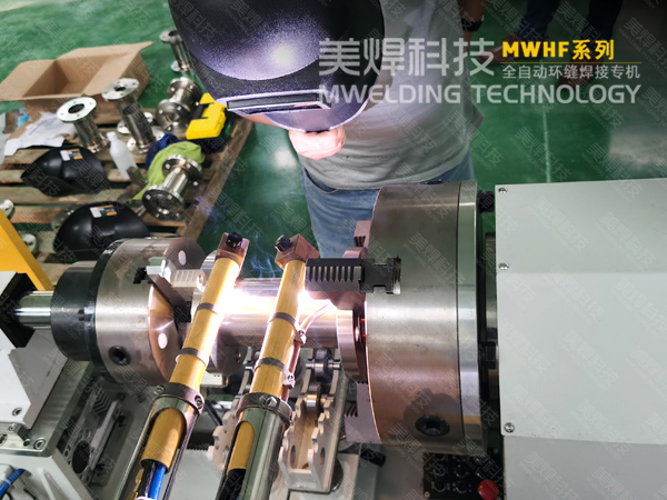 卧式双枪环缝焊机_在管道法兰焊接上的应用(图1)